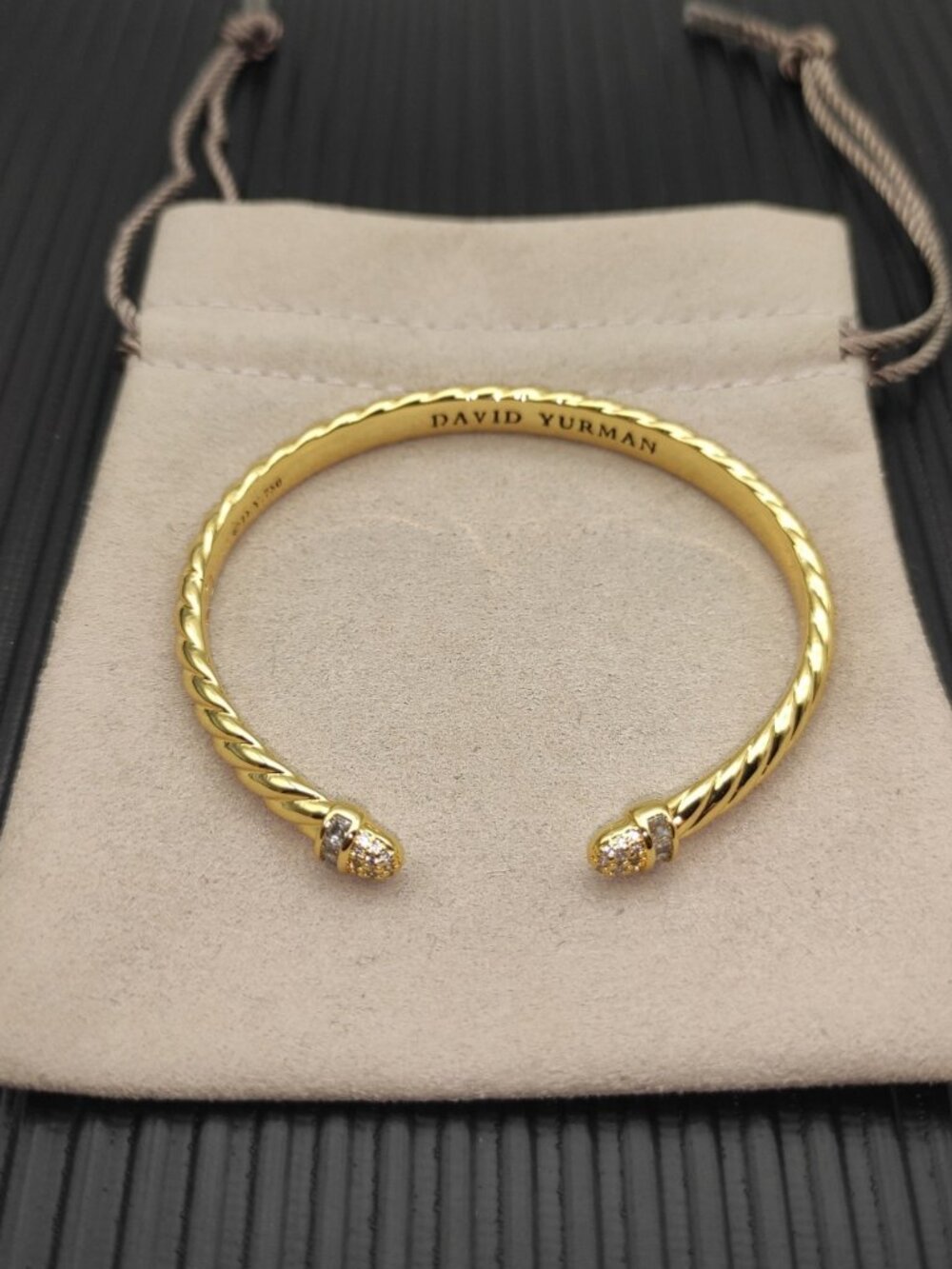 ◽️David Yurman◽️ 6.2mm Gold-Plated Engraved Cable Bracelet - Picture 4 of 7